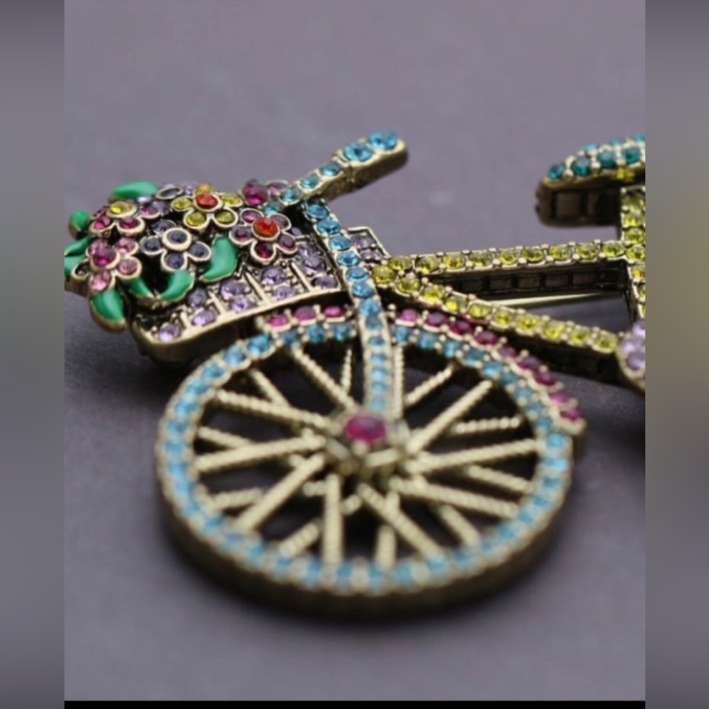 Heidi Daus “Summertime Ride” Colorful Bicycle Brooch with Rhinestones - Picture 4 of 5
